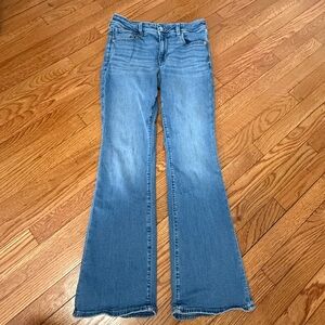 American Eagle Low Rise Kickboot Jeans